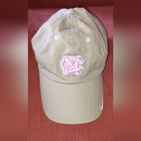 Nike Women's North Carolina Tar Heels Tan pink Ball Cap - Picture 9 of 11